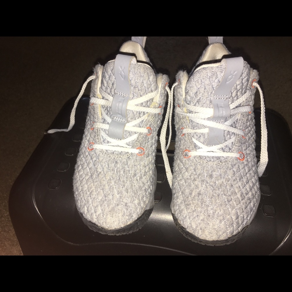 Nike Lebron 15’s youth sz 3